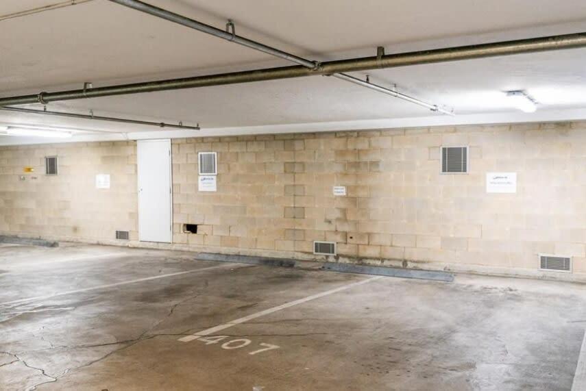 Glenelg Oasis, Pool, Gym, Spa & Sauna, Free Parking, City Views Exterior photo